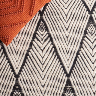 Safavieh Marbella MRB454Z Black / Ivory Area Rug Detail