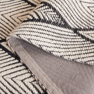 Safavieh Marbella MRB454Z Black / Ivory Area Rug Fold