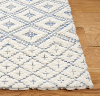 Safavieh Marbella MRB455M Blue / Ivory Area Rug Detail