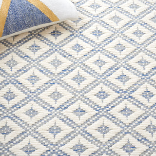 Safavieh Marbella MRB455M Blue / Ivory Area Rug Detail