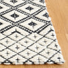 Safavieh Marbella MRB455Z Black / Ivory Area Rug Detail