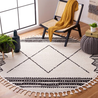 Safavieh Moroccan Tassel MRT103 Ivory / Black Area Rug