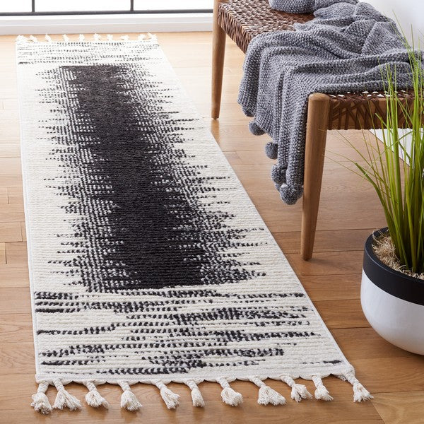 Safavieh Moroccan Tassel MRT107 Ivory / Black Area Rug Room Scene Feature