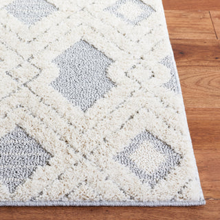 Safavieh Martha Stewart Lucia Shag White / Light Grey Area Rug Detail