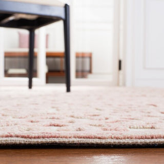 Safavieh Martha Stewart MSR3513 Ivory / Pink Area Rug Detail