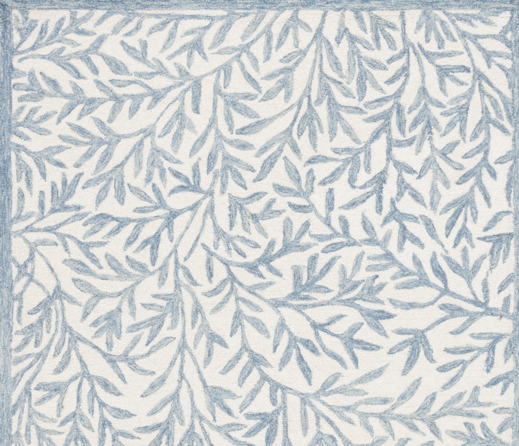 Safavieh Martha Stewart MSR3527L Ivory / Blue Area Rug main image