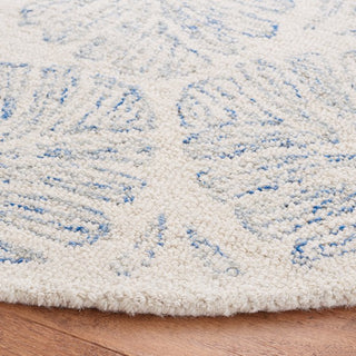 Safavieh Martha Stewart MSR3529 Ivory / Blue Area Rug Detail
