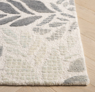 Safavieh Martha Stewart 300 MSR3530F Ivory / Grey Area Rug Detail