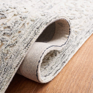 Safavieh Martha Stewart MSR3532 Ivory / Charcoal Area Rug Detail