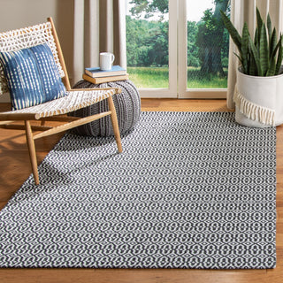 Safavieh Martha Stewart MSR411 Charcoal / Grey Area Rug Room Scene Feature