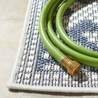 Safavieh Martha Stewart Indoor/Outdoor Grey / Ivory Machine Washable Area Rug Detail