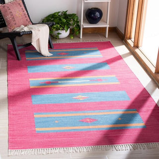 Safavieh Montauk MTK551Q Red / Blue Area Rug Room Scene