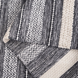 Safavieh Montauk MTK976Z Black / Ivory Area Rug Fold