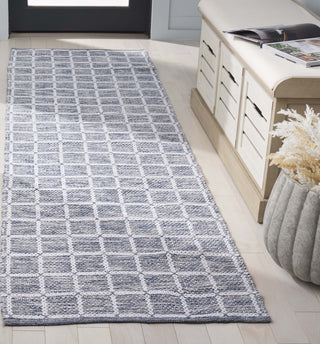 Safavieh Montauk MTK977N Navy / Ivory Area Rug Room Scene