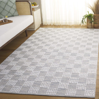 Safavieh Montauk MTK979F Silver / Ivory Area Rug Room Scene