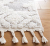 Safavieh Moroccan Tassel Shag MTS640A Ivory / Beige Area Rug Detail