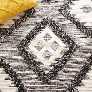 Safavieh Natura NAT203A Black / Ivory Area Rug Detail