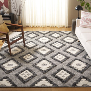 Safavieh Natura NAT203A Black / Ivory Area Rug Room Scene Feature