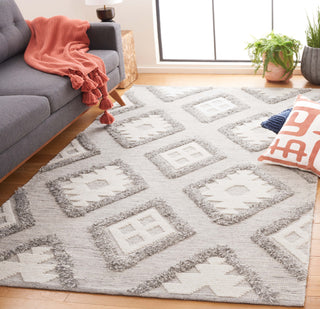 Safavieh Natura NAT203F Grey / Ivory Area Rug Room Scene