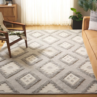 Safavieh Natura NAT203F Grey / Ivory Area Rug Room Scene Feature