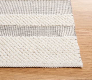 Safavieh Natura NAT205F Ivory / Grey Area Rug Detail
