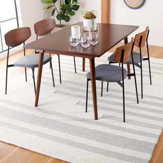 Safavieh Natura NAT205F Ivory / Grey Area Rug Room Scene Feature