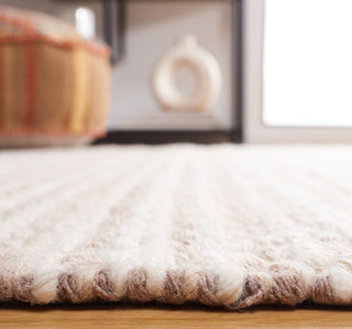 Safavieh Natura NAT208E Taupe / Ivory Area Rug Detail
