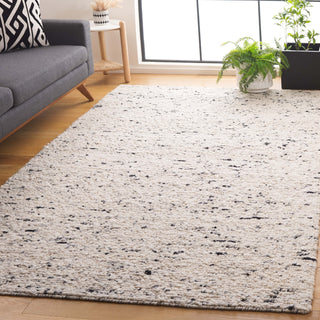 Safavieh Natura NAT257G Light Grey / Ivory Area Rug Room Scene Feature