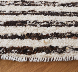 Safavieh Natura NAT325Z Black / Ivory Area Rug Detail