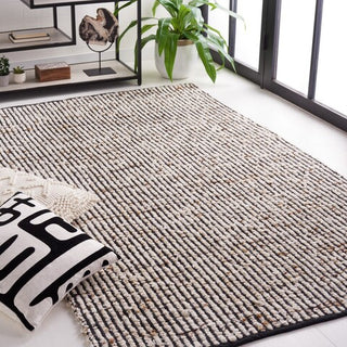 Safavieh Natura NAT331Z Black / Ivory Area Rug Room Scene