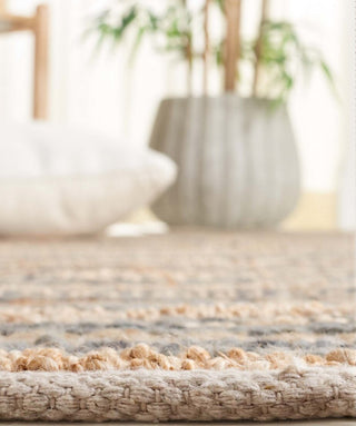 Safavieh Natura NAT501F Natural / Grey Area Rug Detail