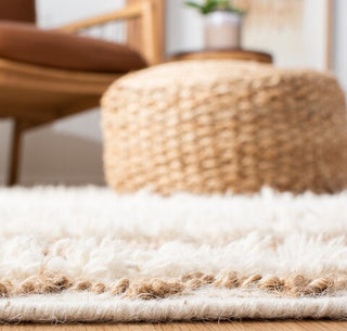 Safavieh Natura NAT720A Ivory / Brown Area Rug Detail