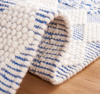 Safavieh Natura NAT722M Blue / Ivory Area Rug Detail