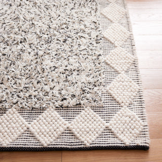 Safavieh Natura NAT722Z Black / Ivory Area Rug Detail