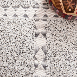 Safavieh Natura NAT722Z Black / Ivory Area Rug Detail