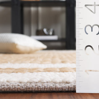 Safavieh Natura NAT723A Natural / Ivory Area Rug Detail