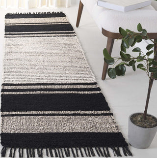 Safavieh Natural Fiber NF203Z Ivory / Black Area Rug Room Scene Feature