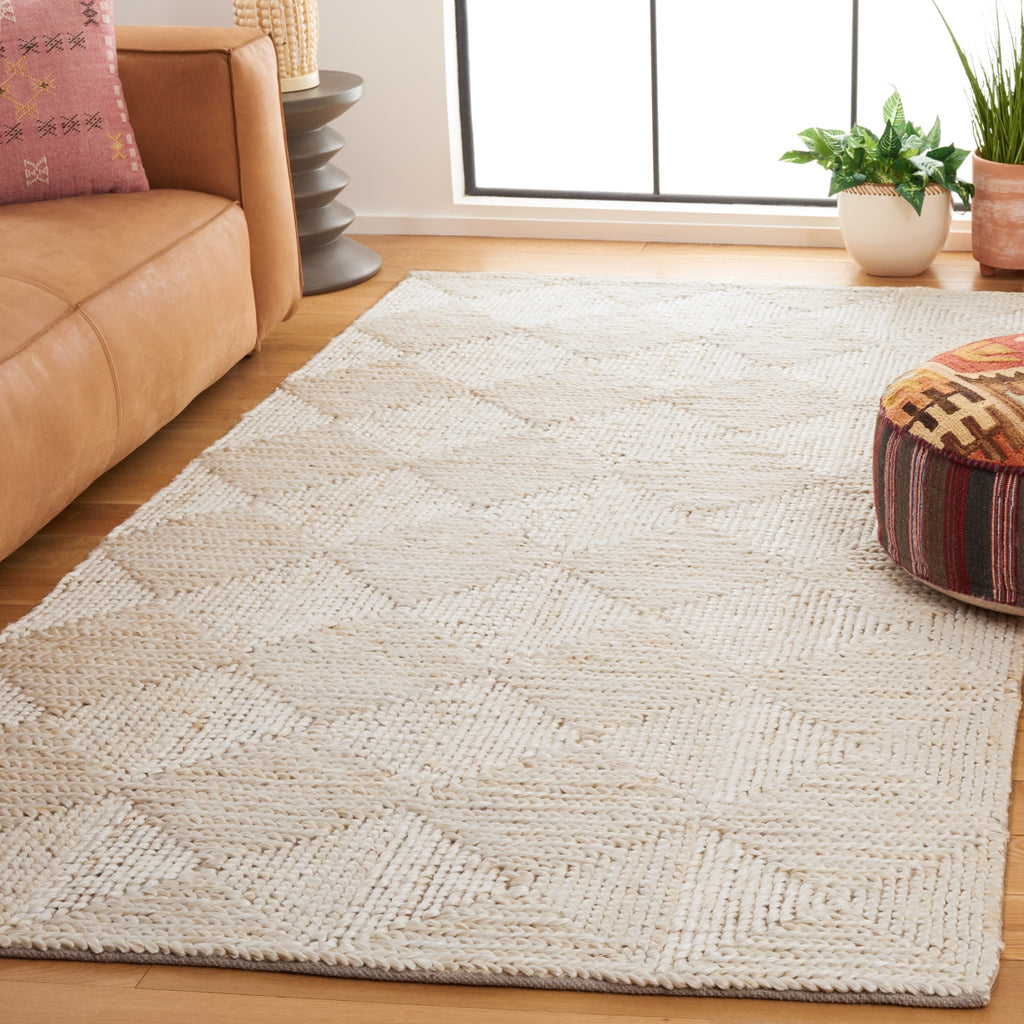 Safavieh Natural Fiber NF517A Bleach / Ivory Area Rug Room Scene Feature