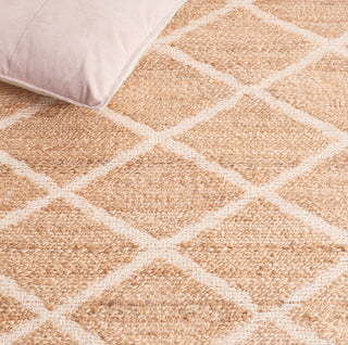 Safavieh Natural Fiber NFB657A / Ivory Area Rug Detail
