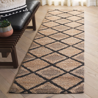 Safavieh Natural Fiber NFB657Z / Black Area Rug Room Scene