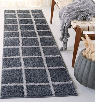 Safavieh Norway NOR206 Dark Grey / Light Area Rug Room Scene Feature