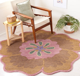 Safavieh Novelty NOV104D Gold / Pink Area Rug Room Scene Feature