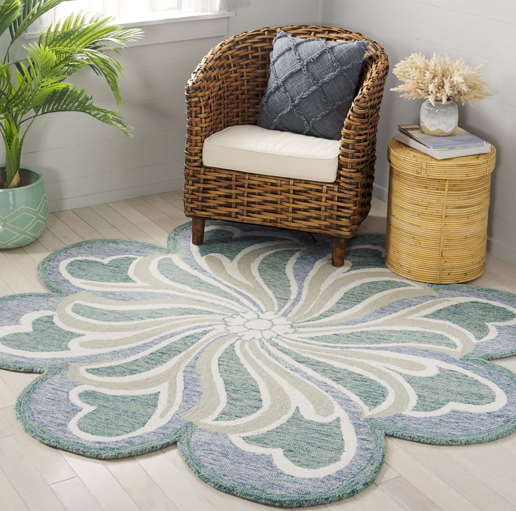 Safavieh Novelty NOV107F Grey / Green Area Rug Room Scene Feature