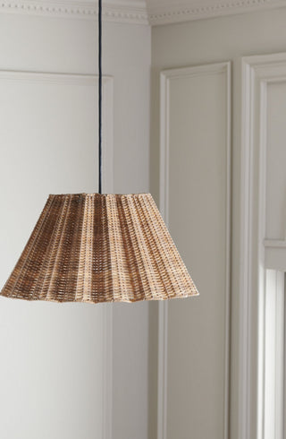 Safavieh Luca PND3029A Natural Lamp Room Scene On Feature