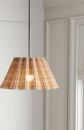 Safavieh Luca PND3029A Natural Lamp Room Scene On Feature