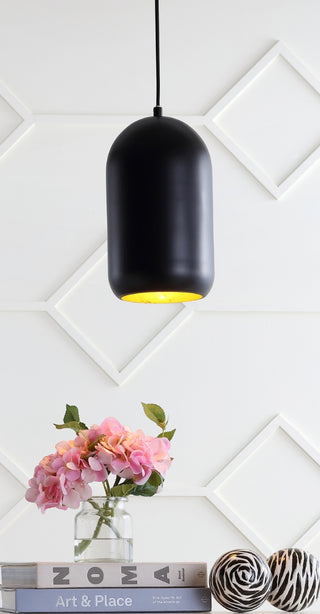 Safavieh Carisir PND4040A Black Lamp Room Scene On Feature