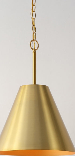 Safavieh Jenner PND4209B Brass Lamp Room Scene On Feature