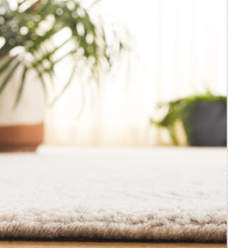 Safavieh Pine PNE101G Silver Area Rug Detail