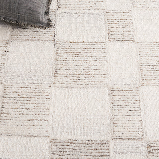 Safavieh Pine PNE202B Beige / Brown Area Rug Detail