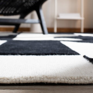 Safavieh Rodeo Drive RD857A Ivory / Black Area Rug Detail